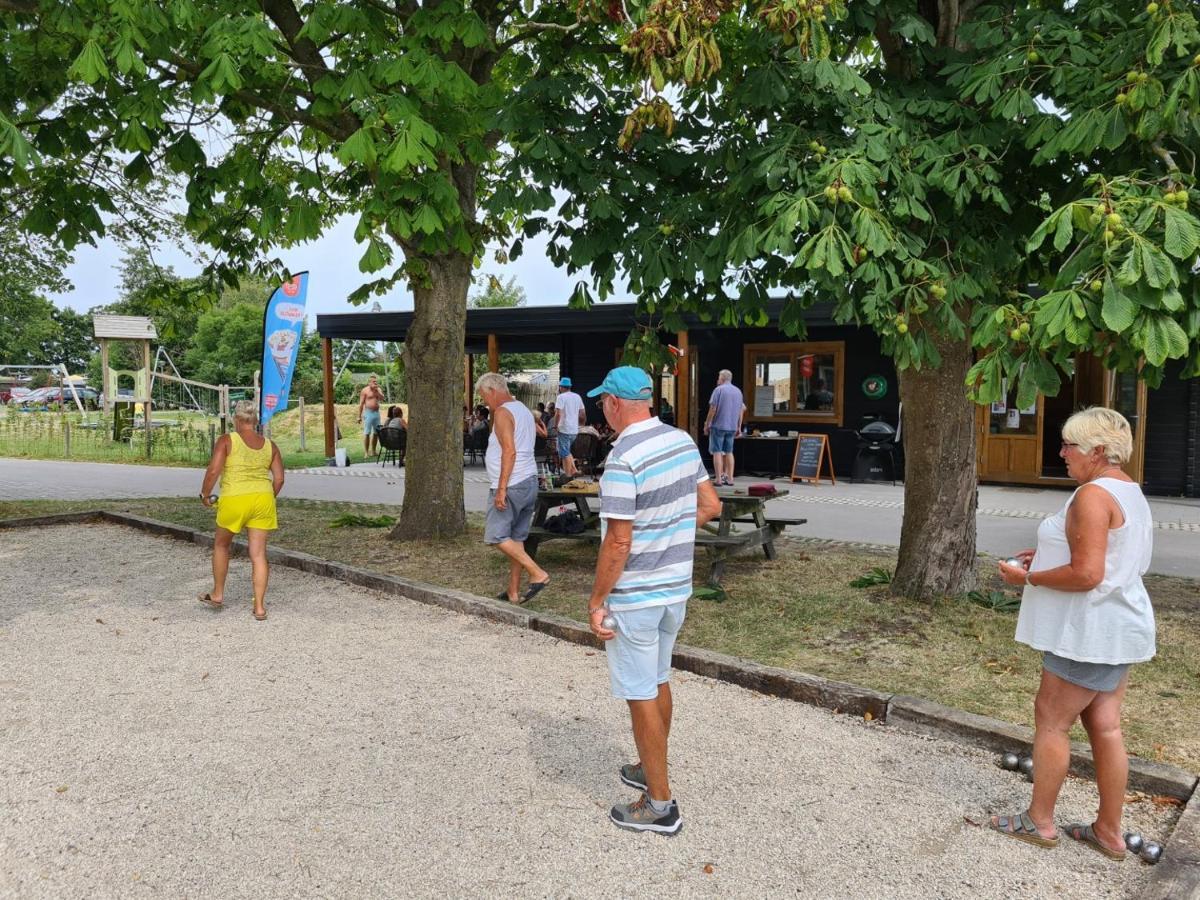 Villa Aan 'T Wiel Op Recreatiepark De Wielen سينت مارتن المظهر الخارجي الصورة